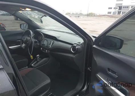 2019 Nissan Kicks Sr z USA, uszkodzony, nr VIN 3N1CP5CU7KL535923